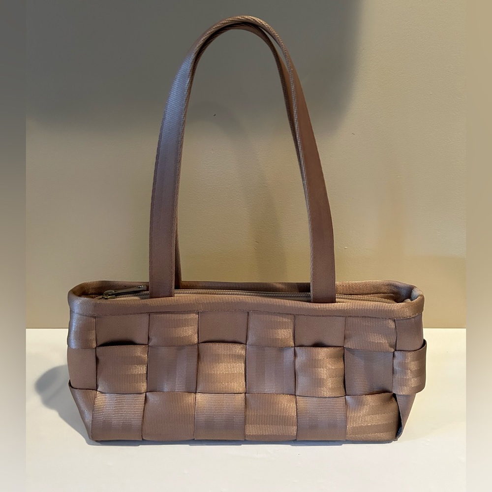 Y2K VINTAGE HARVEYS SEATBELT RECTANGLE BAGUETTE STYLE SHOULDER BAG Beige
